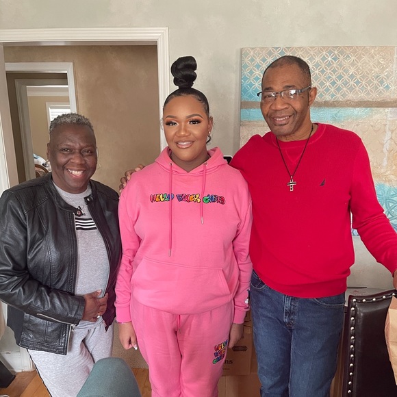 Meet your Posher, Jada - Picture 3 of 3